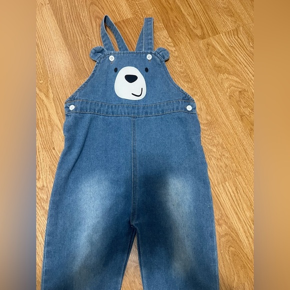 Shein Kids Embroidery Cartoon Pattern Denim Overall Jumpsuit (Size 2Y-3Y) - Picture 4 of 7